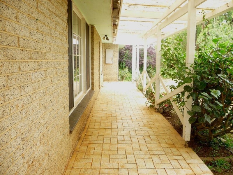 350 Weebar Road, Drouin VIC 3818