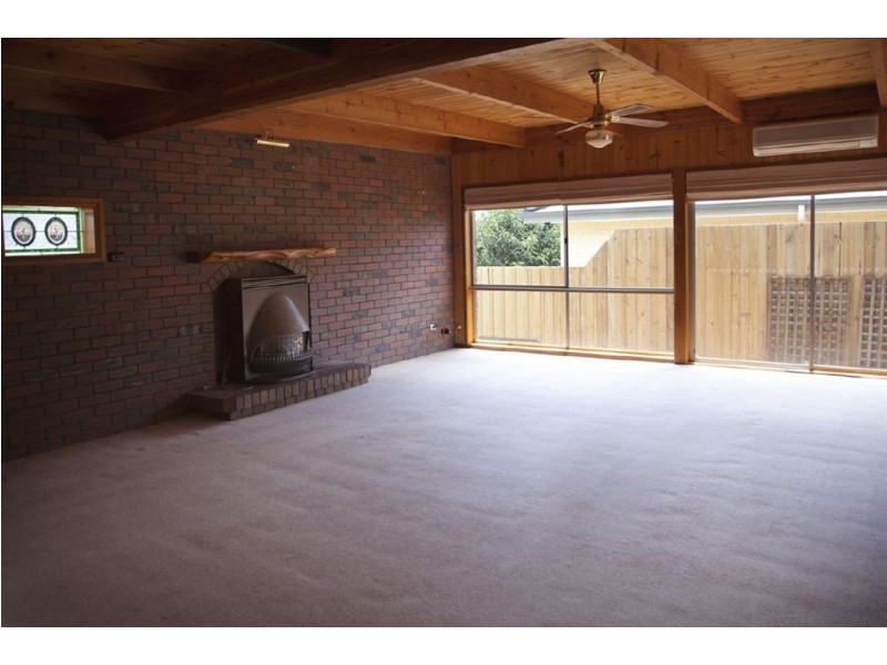 11 Main Neerim Road, Drouin VIC 3818