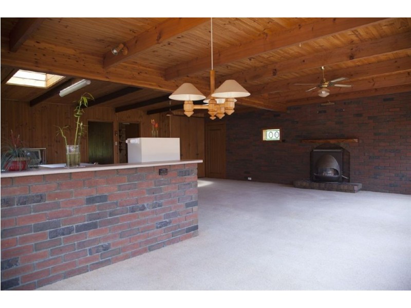 11 Main Neerim Road, Drouin VIC 3818