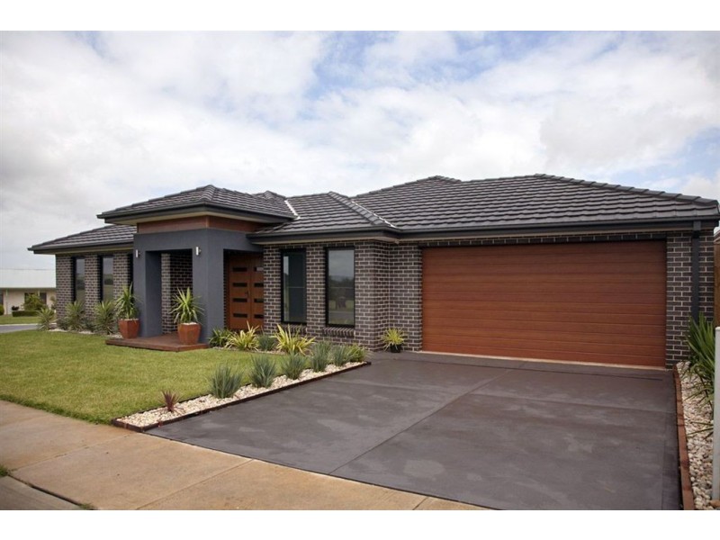 47 Norman Road, Drouin VIC 3818