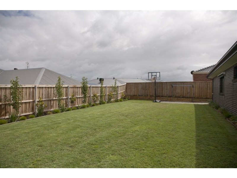 47 Norman Road, Drouin VIC 3818