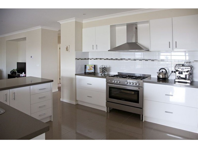 47 Norman Road, Drouin VIC 3818