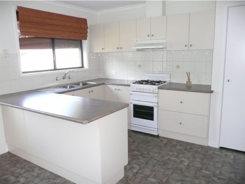 8 Cook Road, Longwarry VIC 3816