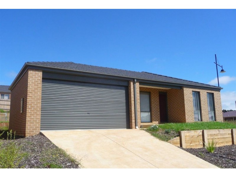 7 Harmon Drive, Drouin VIC 3818