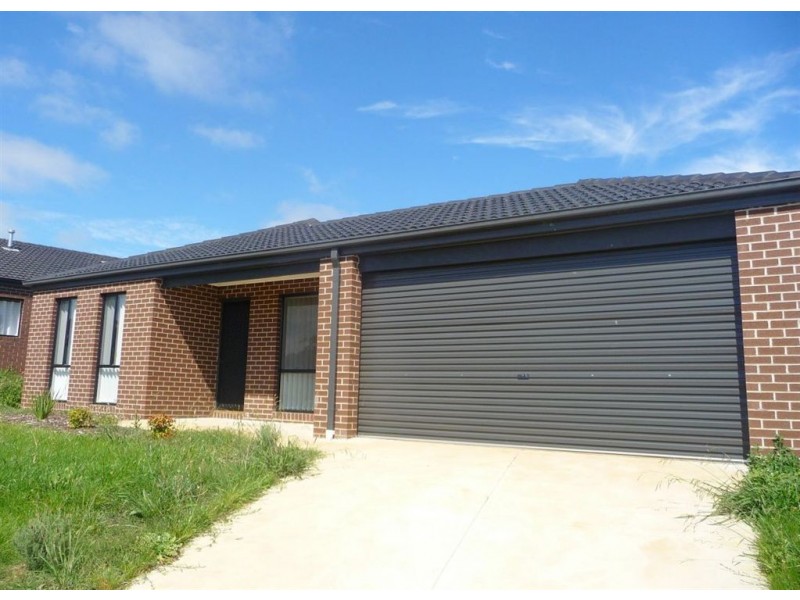 17 Harmon Drive, Drouin VIC 3818