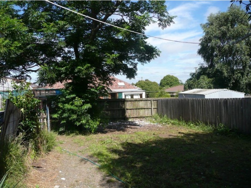 32 Railway Avenue, Drouin VIC 3818