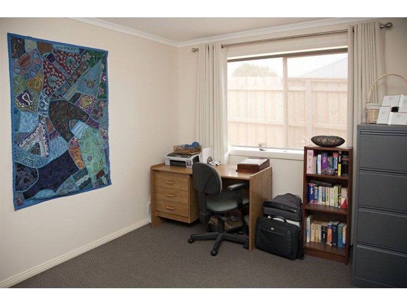 15 Holland Street, Drouin VIC 3818