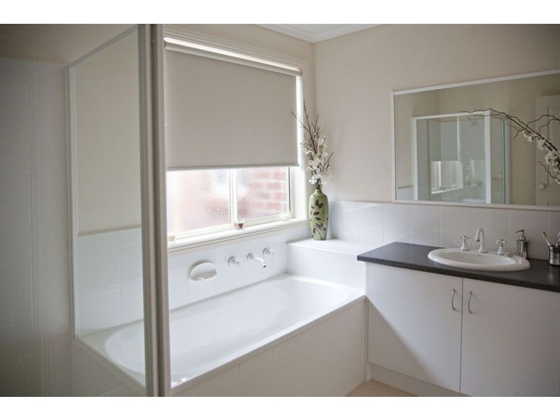 15 Holland Street, Drouin VIC 3818