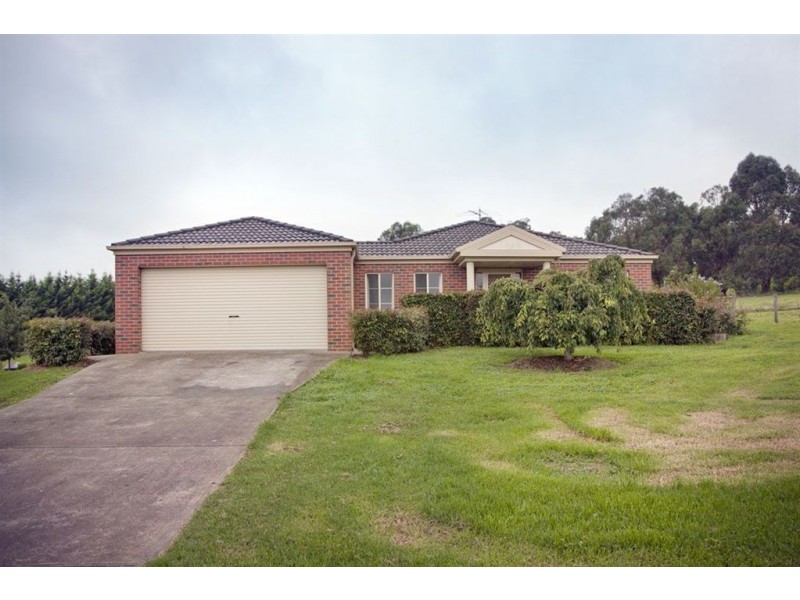 18 Carlile Court, Drouin VIC 3818