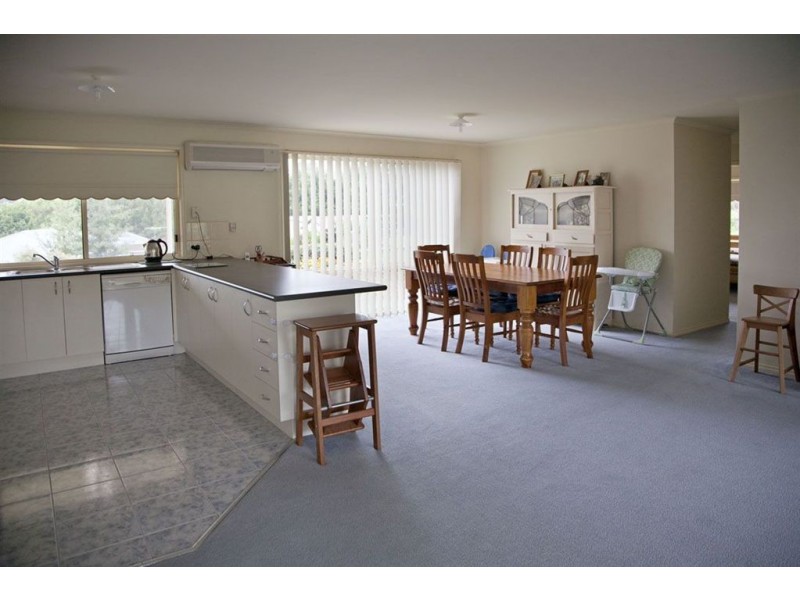 18 Carlile Court, Drouin VIC 3818