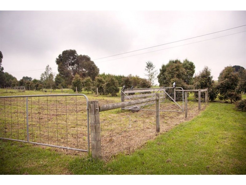 18 Carlile Court, Drouin VIC 3818