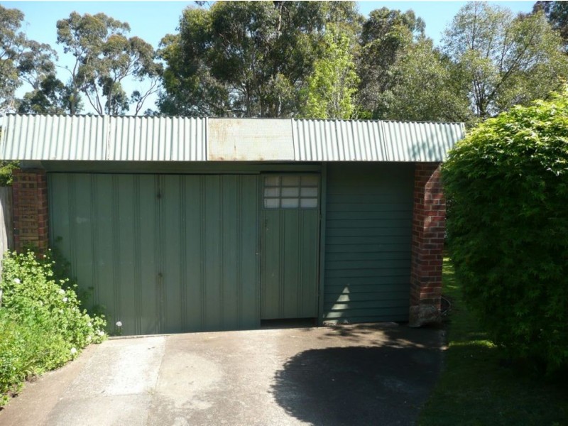 68 Longwarry Road, Drouin VIC 3818