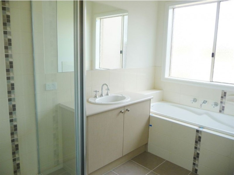 4 Todman Street, Drouin VIC 3818