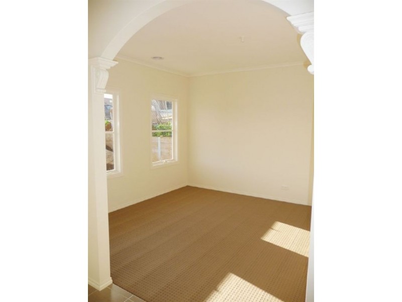 4 Todman Street, Drouin VIC 3818