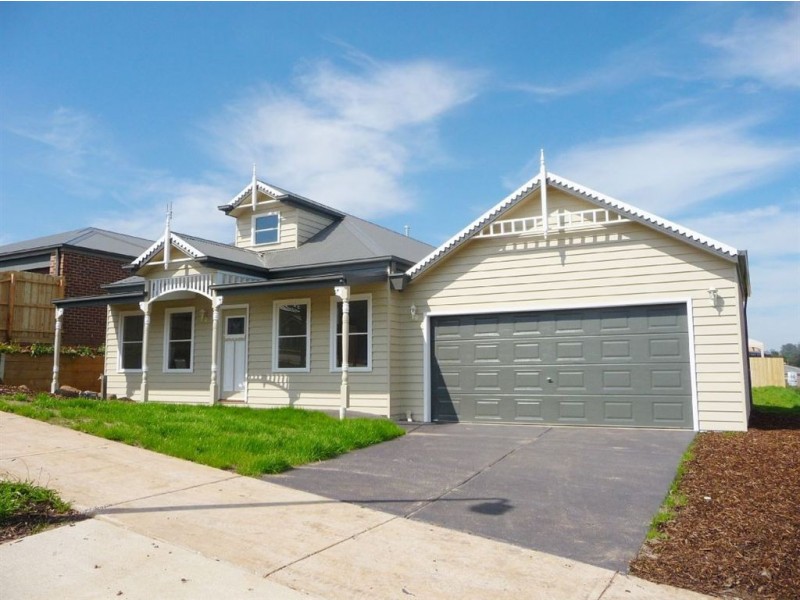 4 Todman Street, Drouin VIC 3818