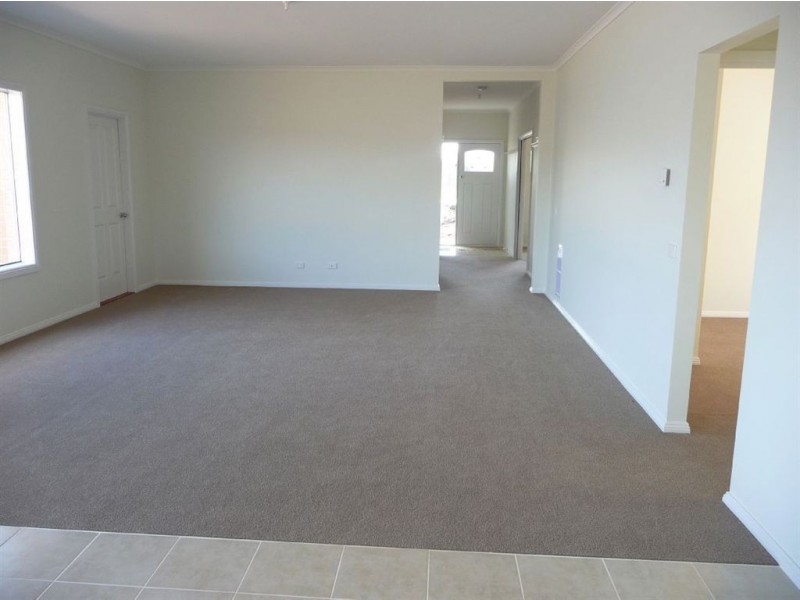 6 Skipton Street, Drouin VIC 3818