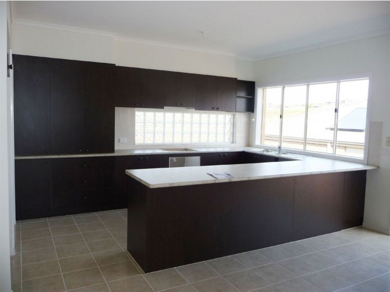 6 Skipton Street, Drouin VIC 3818