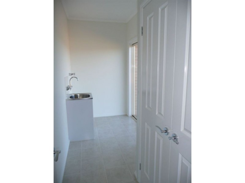 6 Skipton Street, Drouin VIC 3818