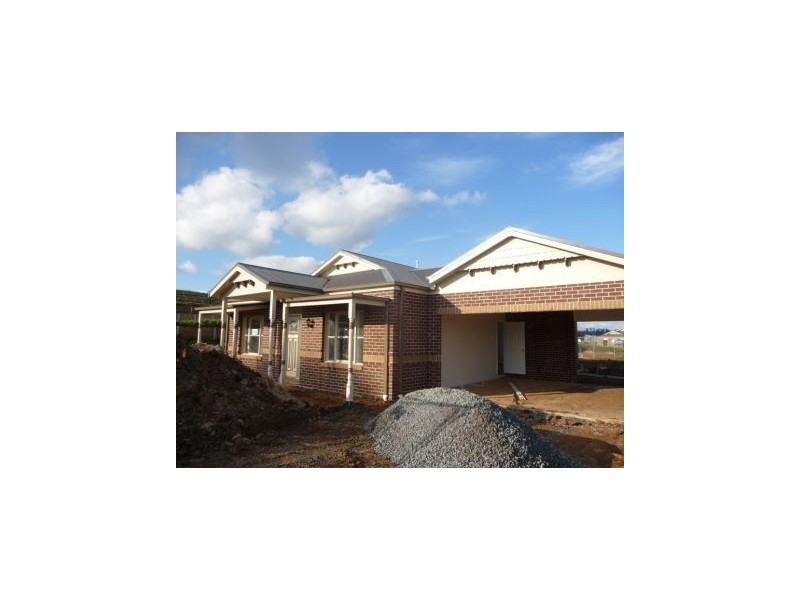 12 Todman Street, Drouin VIC 3818