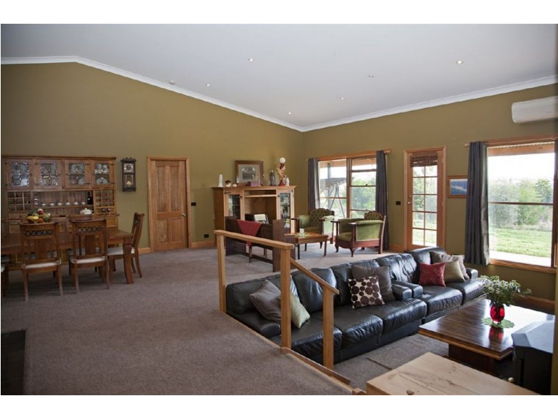 193 Higgs Road, Drouin VIC 3818