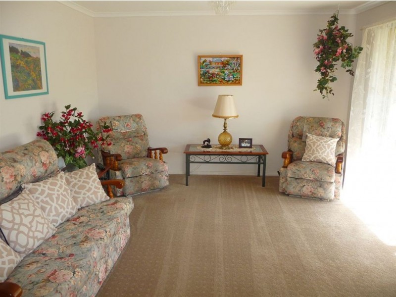 112 Longwarry Road, Drouin VIC 3818