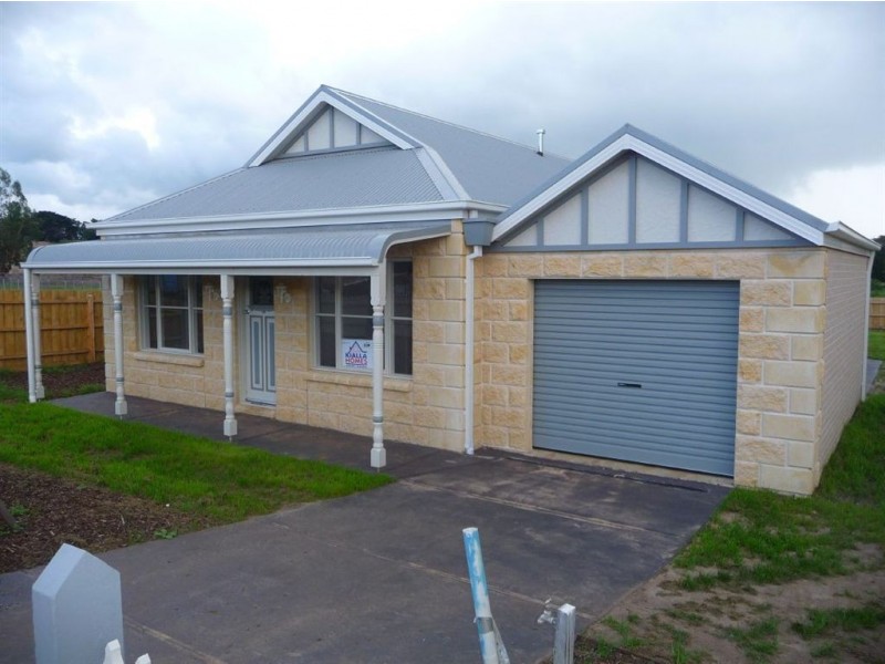 29 Clifford Drive, Drouin VIC 3818