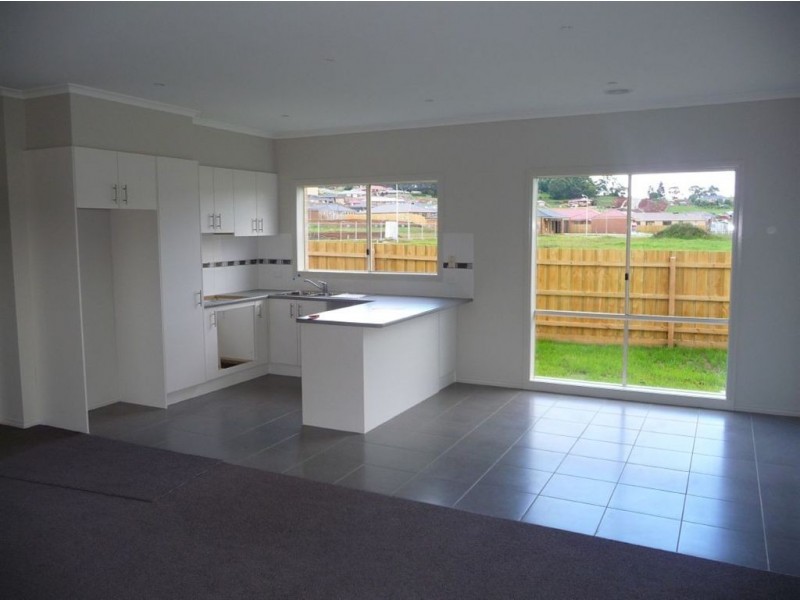 29 Clifford Drive, Drouin VIC 3818