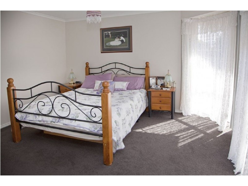 20 Fairway Drive, Drouin VIC 3818