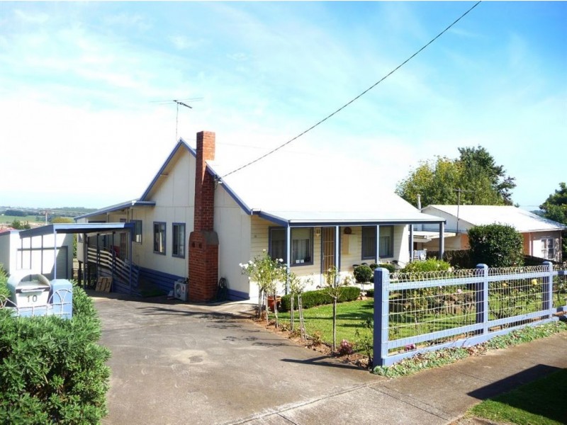 10 Railway Avenue, Drouin VIC 3818