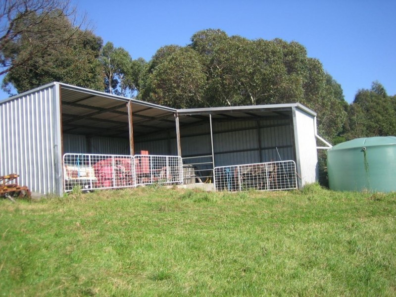 69 Cobbledick Road, Drouin South VIC 3818