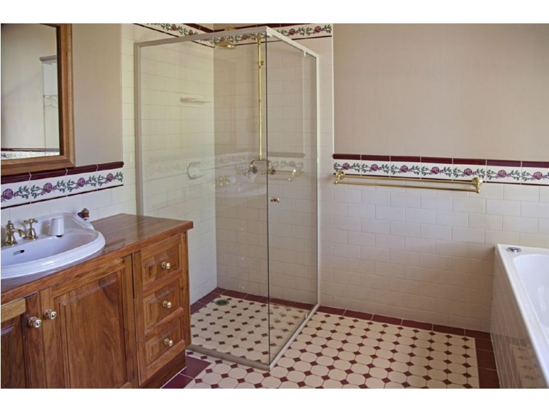 1a Pepperell Drive, Drouin VIC 3818