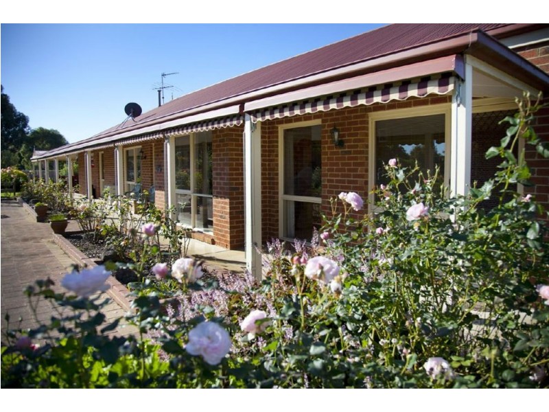 2 Pepperell Drive, Drouin VIC 3818