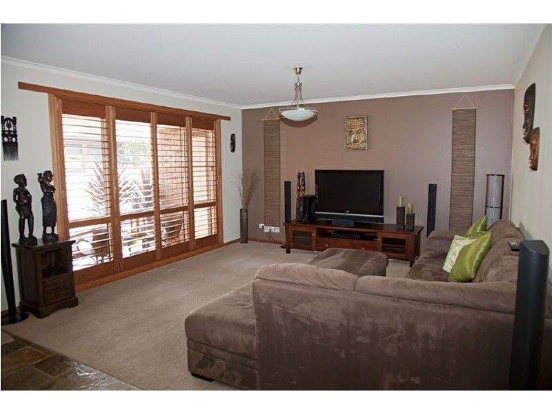 46 Outlook Drive, Drouin VIC 3818