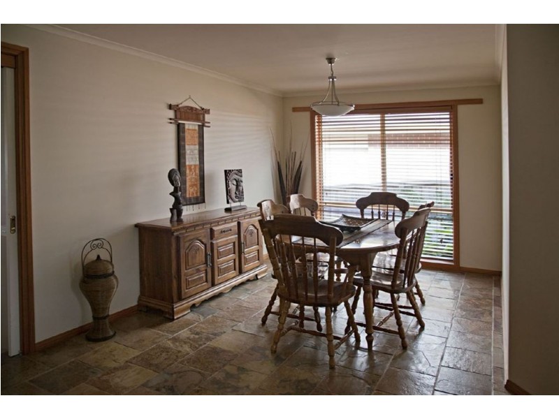 46 Outlook Drive, Drouin VIC 3818