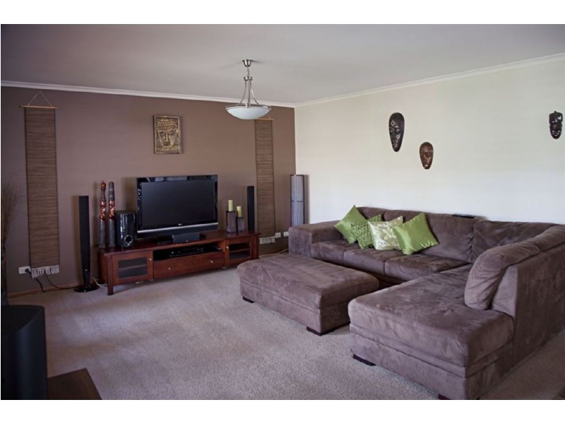 46 Outlook Drive, Drouin VIC 3818