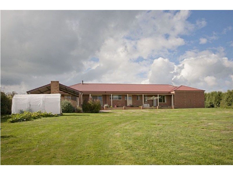 6 Pepperell Drive, Drouin VIC 3818
