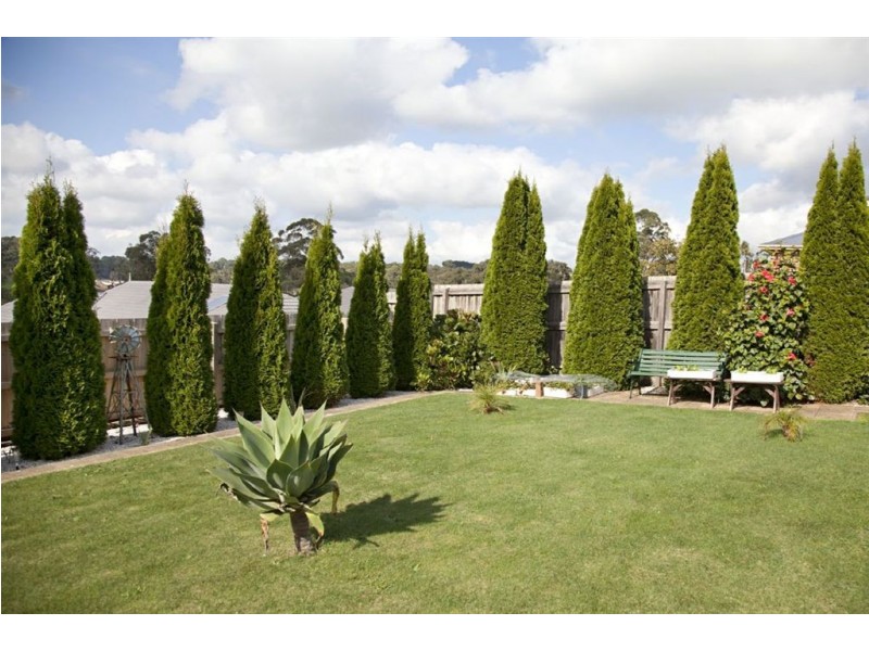 48 Outlook Drive, Drouin VIC 3818