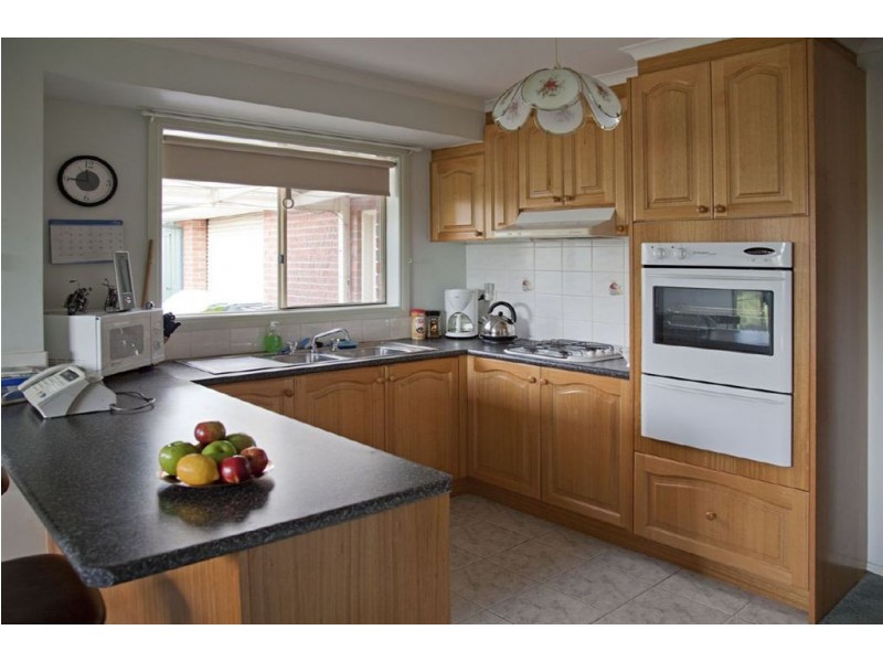 48 Outlook Drive, Drouin VIC 3818