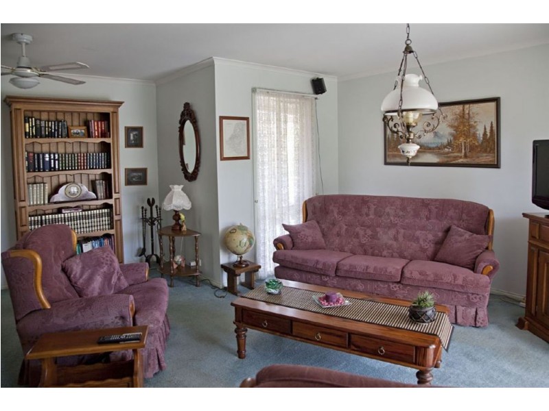 48 Outlook Drive, Drouin VIC 3818