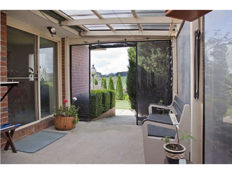 48 Outlook Drive, Drouin VIC 3818