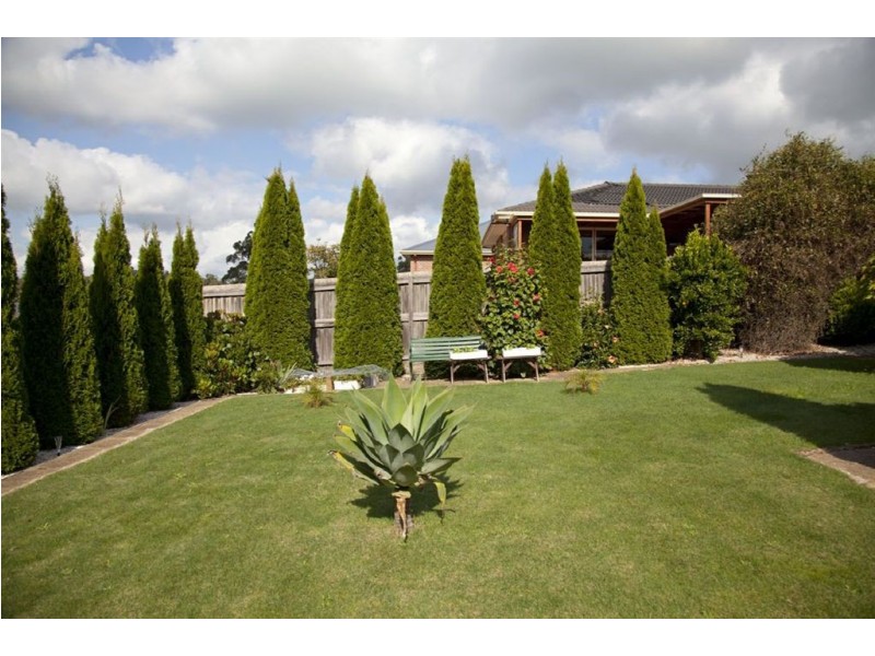 48 Outlook Drive, Drouin VIC 3818