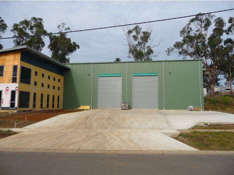 2 Darcan Way, Drouin VIC 3818