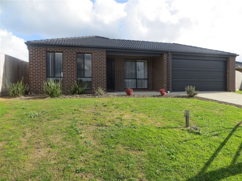 17 Harmon Drive, Drouin VIC 3818