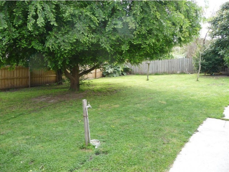 10 Kevis Court, Garfield VIC 3814