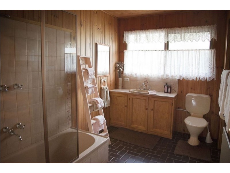 890 Old Telegraph Road, Buln Buln East VIC 3821