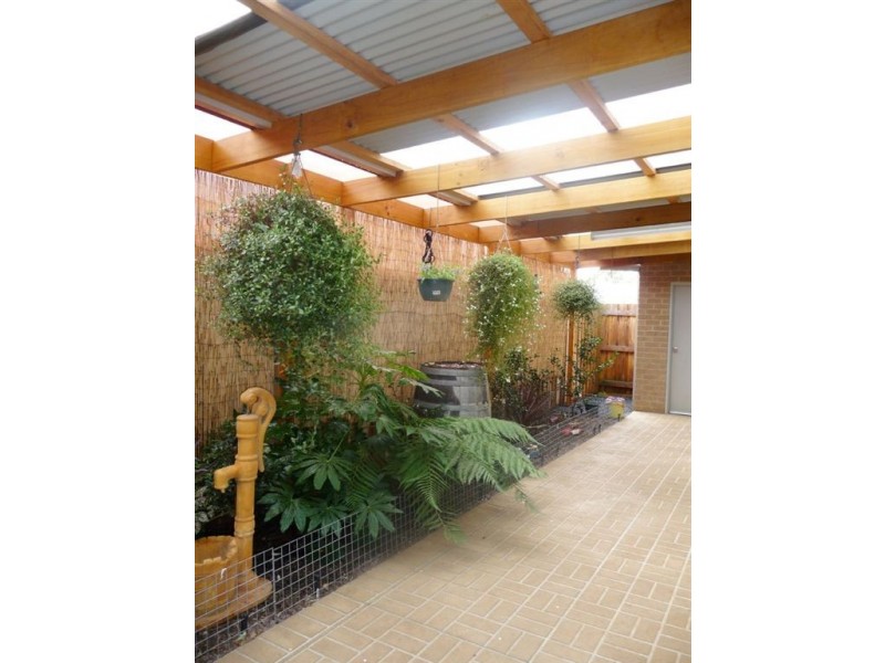 19 Carbine Court, Drouin VIC 3818