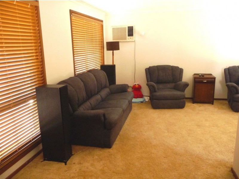 11 Boronia Street, Drouin VIC 3818