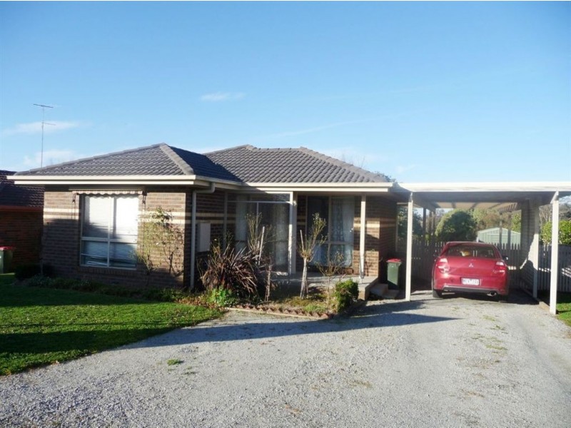 6 McLean Street, Drouin VIC 3818