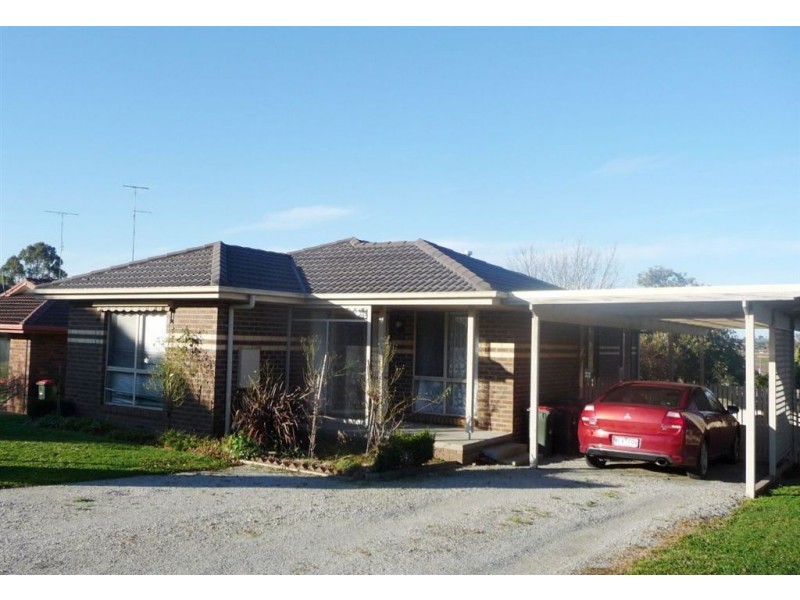 6 McLean Street, Drouin VIC 3818