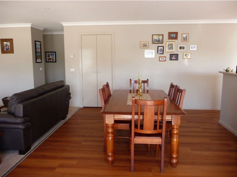 7 Crystal Court, Drouin VIC 3818